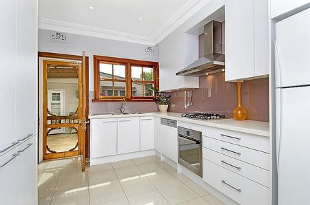 Simply Stunning Tree Lined Setting - Photo 4