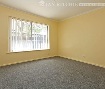 Walk to Dean Street - Central Albury Location! - Photo 2