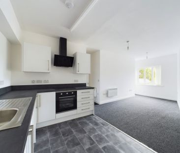 Bank House, Oldbury Road, Tewkesbury, GL20 - Photo 2