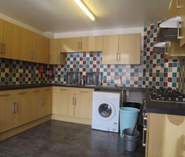 8 bedroom terraced house to rent - Photo 3