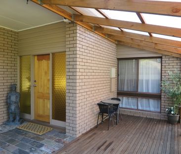 1/6 Stratton Avenue Lenah Valley TAS 7008 Australia - Photo 1