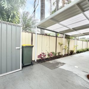 Modern comfort in a highly convenient setting - Photo 2