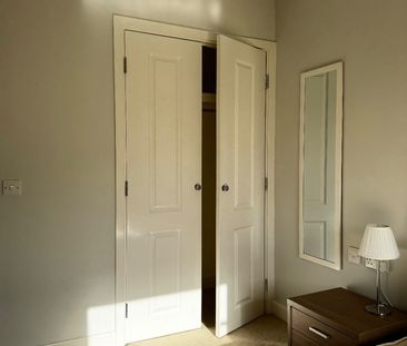 2 Bed Flat, Tarves Way, SE10 - Photo 5