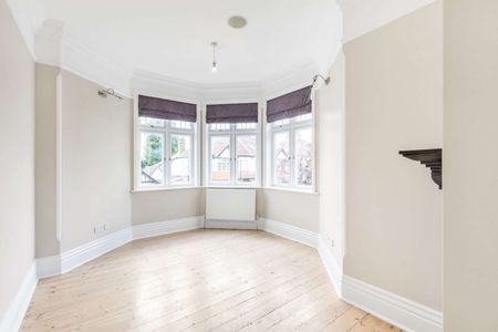 A substantial Edwardian family house with landscaped garden and off street parking. - Photo 2