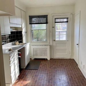 6 1/2 Métro Côte Vertu, Monréal. Chauffé. - Photo 2