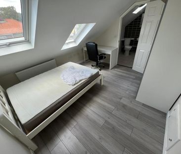 8 bedroom terraced house to rent - Photo 6