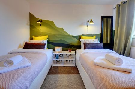 2 Bed Terraced House, Moorville Close, LS11 - Photo 2