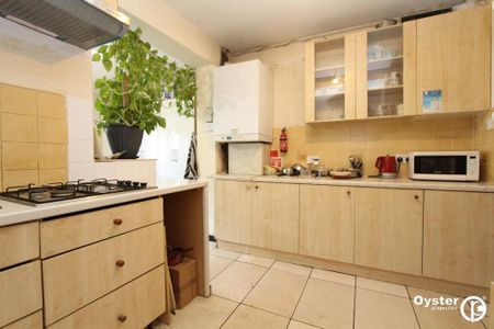 1 bedroom in a house share to rent - Photo 3