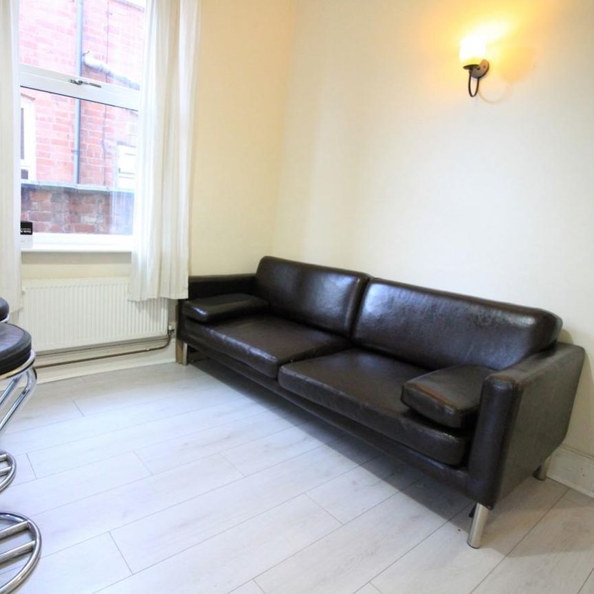 5 bedroom terraced house to rent - Photo 1