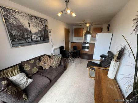 2 bedroom property to rent in Salford - Photo 3