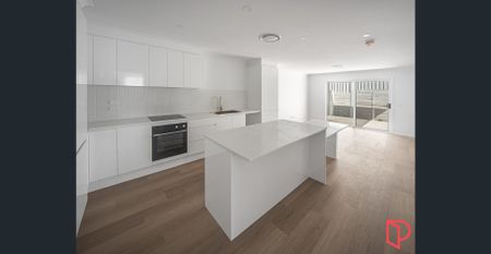 Comfort & Class in This Light-Filled Hampton Villa - Photo 3