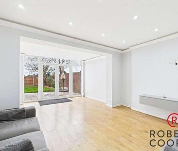 Coombe Drive, Ruislip, Middlesex, HA4 - Photo 2