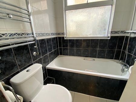 Kingarth Street, CARDIFF - Photo 4