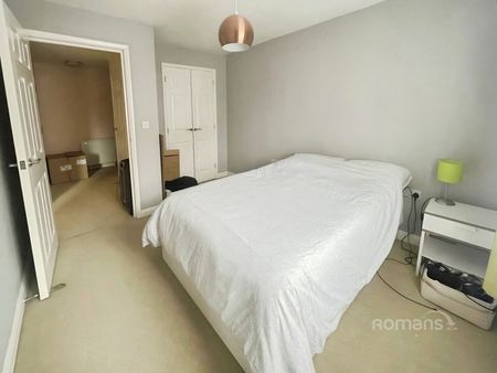 2 bedroom apartment to rent - Photo 4