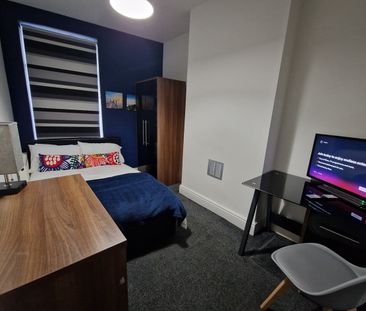 Room in a Shared House, Lower Broughton Road, M7 - Photo 6