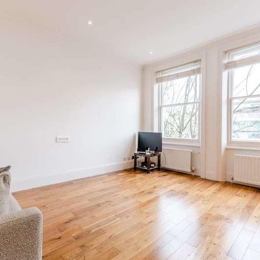 Castletown Road, Barons Court, W14 - Photo 1