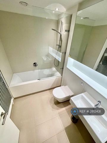 1 bedroom flat to rent - Photo 4