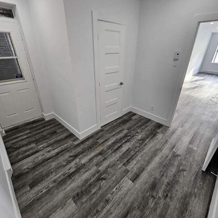 2 CH - 1 SDB - Montréal - $2,100 /mo - Photo 3