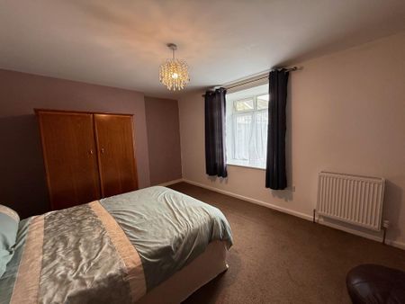 4 bedroom detached house to rent - Photo 4