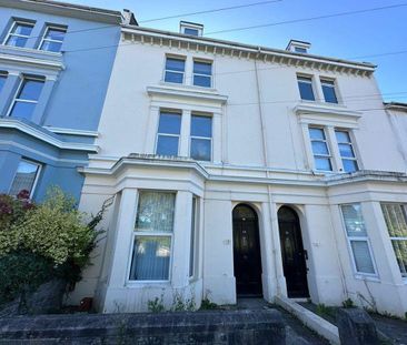 3 bedroom flat to rent - Photo 6