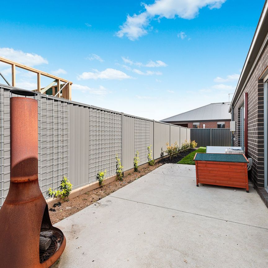 27 Mary Drive, Alfredton - Photo 1