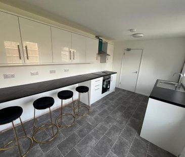 4 bedroom house of multiple occupation to rent - Photo 6