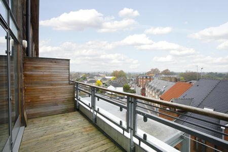 1 bedroom penthouse to rent - Photo 3