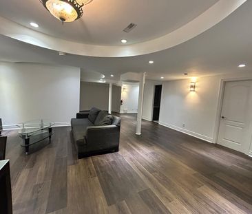 For Lease - 187 Redstone Road, Richmond Hill, Ontario - Photo 3