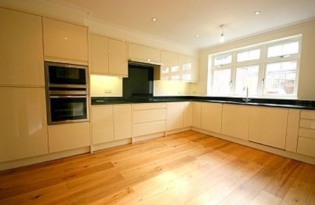 Anastasia Mews, Woodside Park, London N12 - Photo 4