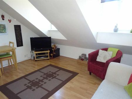 1 bedroom flat to rent - Photo 2