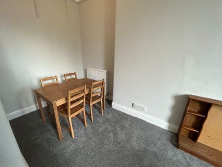 4 bedroom apartment to rent - Photo 3