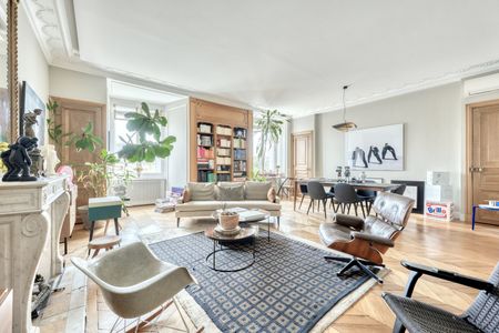 Tout savoir sur cet appartement dans le quartier Elysées-Madeleine, à Paris 8ème - Photo 2