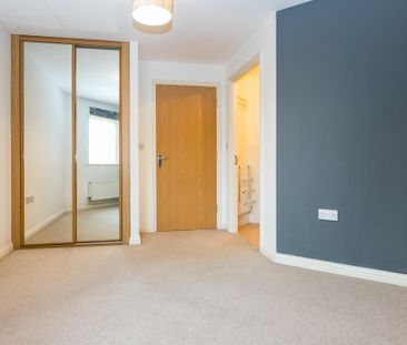 To Let 2 Bed Apartment - Photo 3