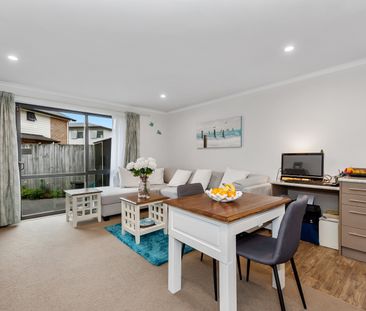 Well presented two bedroom townhouse, conveniently located a short ... - Photo 4