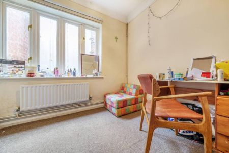 Guildford Park Avenue, Guildford - 1 bedroomProperty for lettings - Seymours - Photo 3