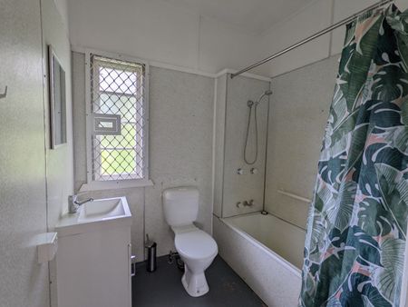 Charming and Convenient. - Photo 5