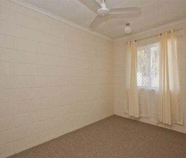 1/9 Hall Street, Kirwan - Photo 1