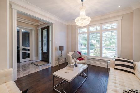 For Lease - 123 Mayfield Drive, Oakville, Ontario - Photo 2