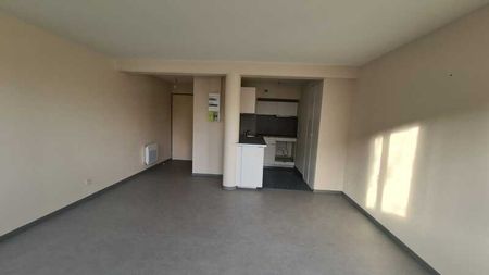 Location Appartement 2 pièces 43m² ORLEANS 45000 - Photo 5