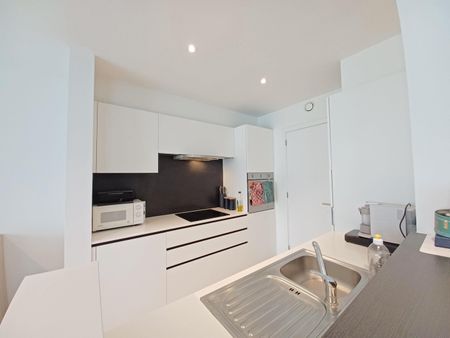 Ruim 2-SLK appartement met overdekte parkeerplaats - Photo 3