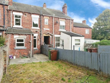 3 bedroom terraced house to rent - Photo 3
