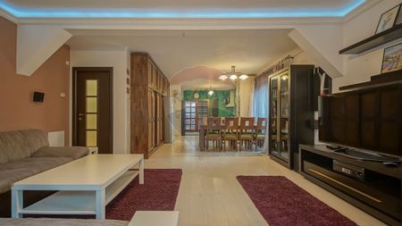 Proprietate pe 2 nivele, în casă, de închiriat – Str... - Photo 3