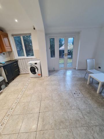 3 bedroom house share to rent - Photo 2