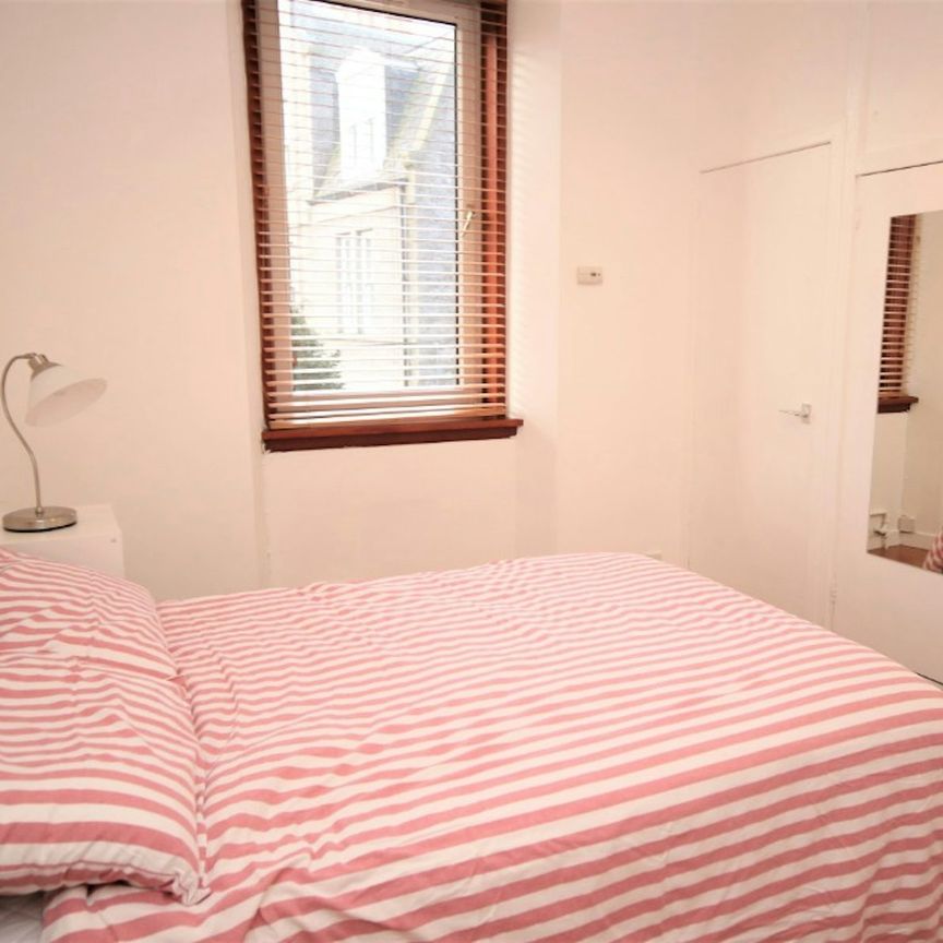 Flat to rent on - Photo 1