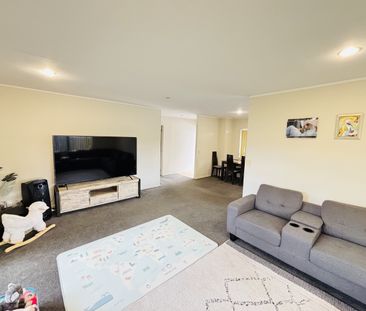 PAPAKURA, 3 BEDROOMS - Photo 2