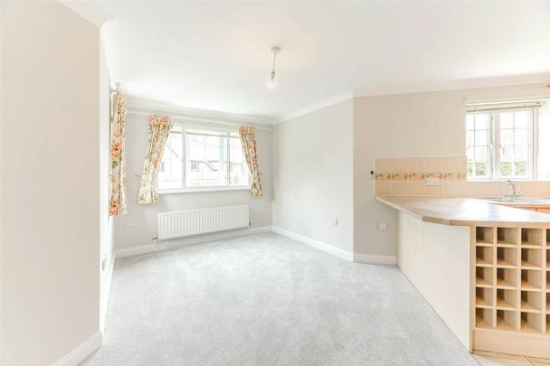 3 bedroom apartment to rent - Photo 1