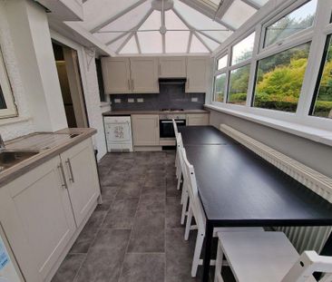 5 bedroom semi-detached house to rent - Photo 5