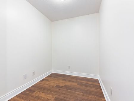 For Lease - 25 Greenview Avenue Unit# 324, Toronto, Ontario - Photo 5