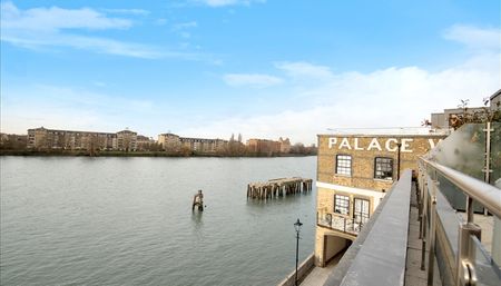 Luxury Three Bedroom Townhouse in Palace Wharf, London W6 - Photo 3