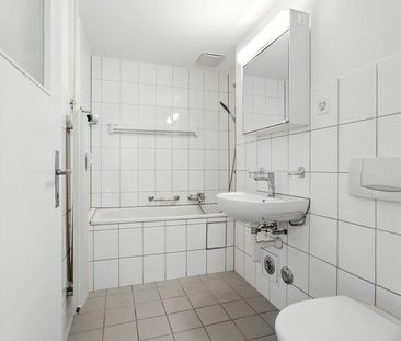 RUHIGE 2-ZIMMERWOHNUNG IN BEVORZUGTER LAGE VON RIEHEN - Photo 1